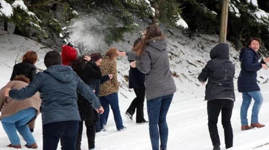 Abant'ta Kar Topu Keyfi