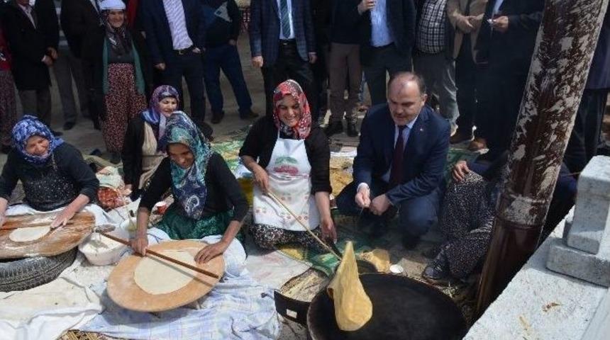 Denizli&rsquo;de &Ouml;ğrenciler Fidan Dikti