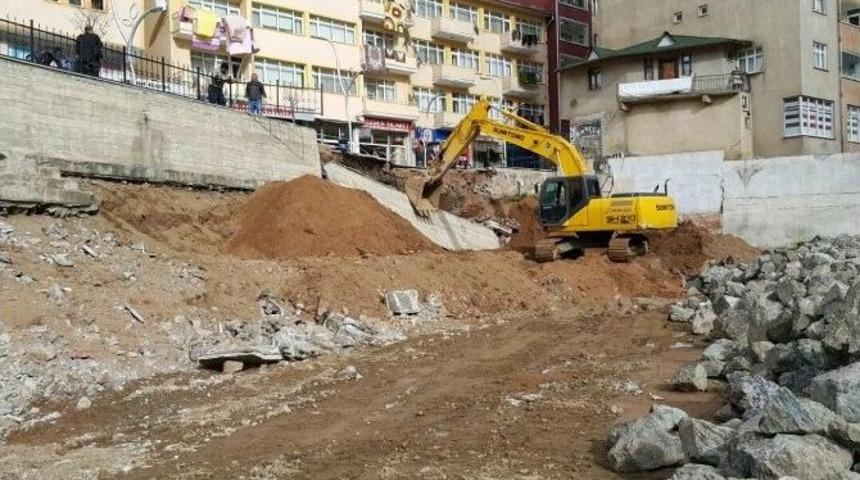 Başkan &Ccedil;imen, Gen&ccedil;lik Merkezi İnşaatını İnceledi