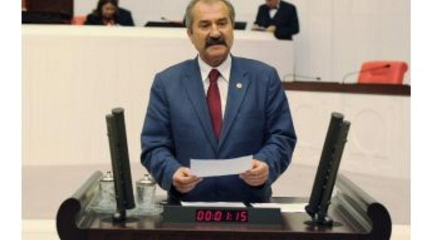 Yılmaz &ldquo;5 Nisan Avukatlar G&uuml;n&uuml;&rdquo;n&uuml; Kutladı