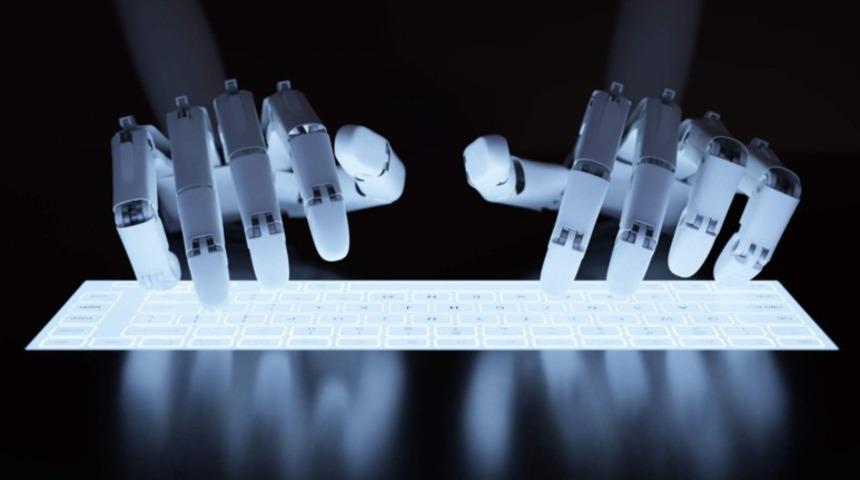 Robot iş&ccedil;i g&ouml;reve başladı. T&uuml;rkiye'de bir ilk