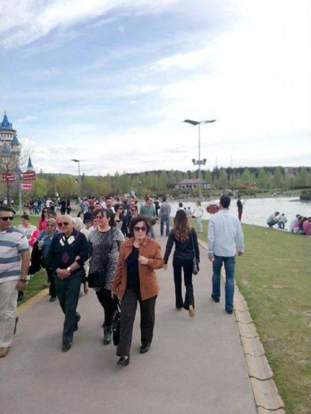 Eskişehir 3 Günlük Tatilde Yerli Turist Akınına Uğradı