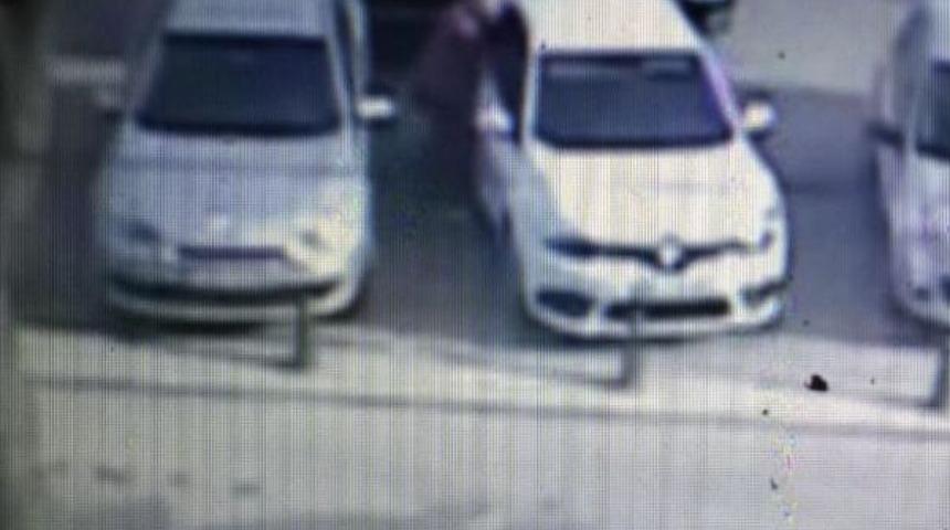 Otomobilleri Camlarını Kırarak Soyan Ş&uuml;pheliler Yakalandı