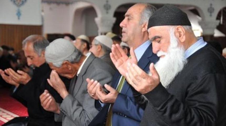 Van'da Şehit Savcı Kiraz I&ccedil;in Mevlit Okutuldu