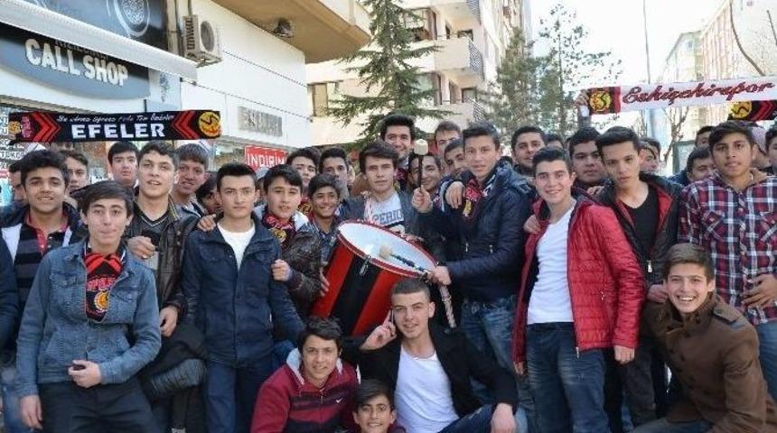 Eskişehirspor Taraftarı Ma&ccedil;ın Havasına Girdi