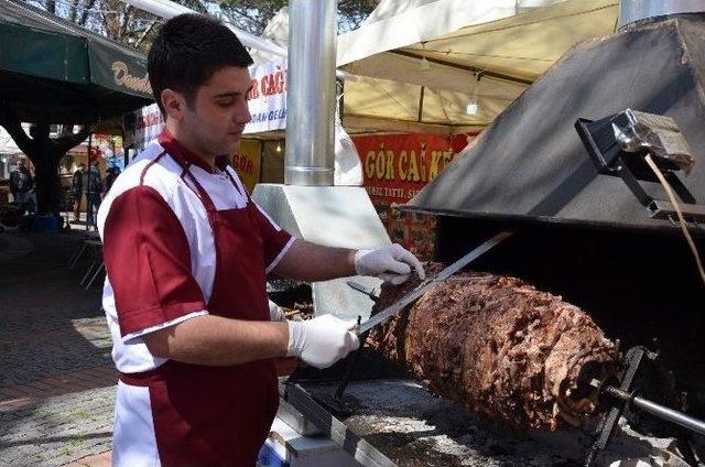 Erzurum’un Doğal Lezzetleri Eskişehirlilerin Beğenisine Sunuldu