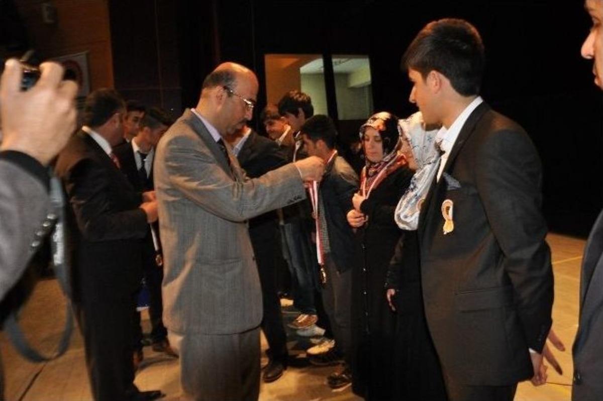 Anadolu İmam Hatip Liseleri Arası Arap&ccedil;a Yarışması D&uuml;zenlendi