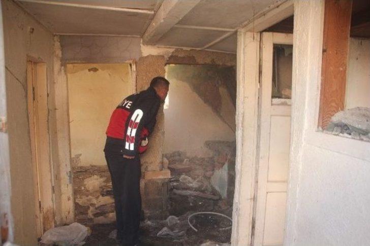 Bilecik’te Kullanılmayan Ahşap Evde Yangın Çıktı G3