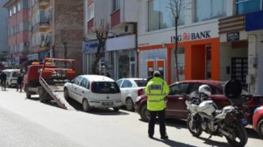 Hatalı Park Eden Ara&ccedil;lar &Ccedil;ekildi