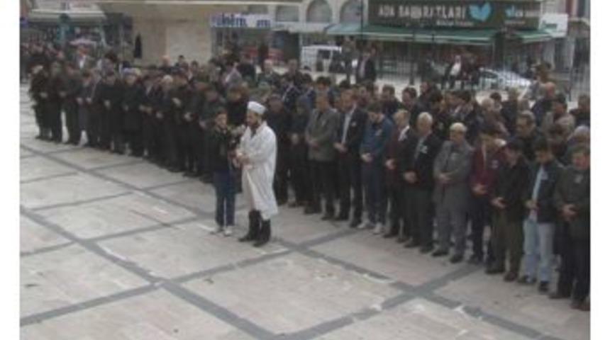Şehit Savcı İ&ccedil;in Gıyabi Cenaze Namazı Kılındı