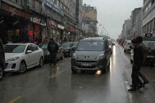 Erzurum’a Nisan Ayında Kar Sürprizi