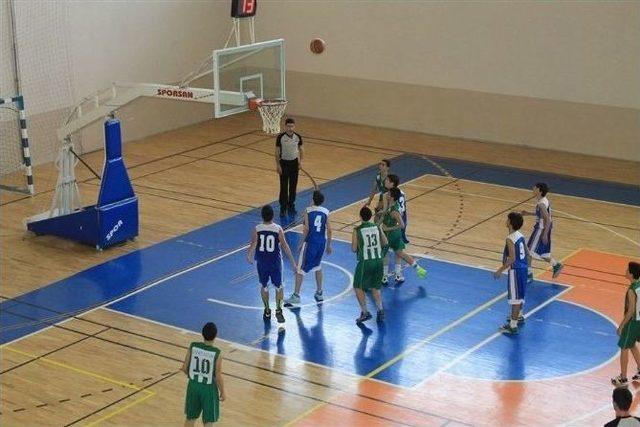 Küçük Erkekler Basketbol 4. Grup Müsabakaları Sona Erdi