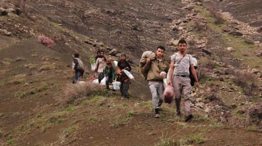 Yıllardır &Ccedil;atışma Yaşanan Dağda Piknik Yaptılar