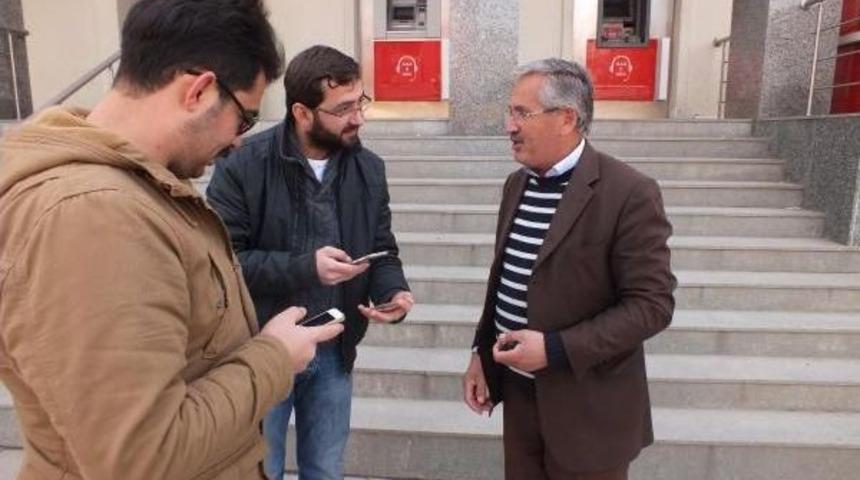 Atm &Ouml;n&uuml;nde Unutulan &Ccedil;anta Polisi Alarma Ge&ccedil;irdi