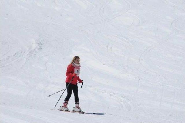 2 Bin 700 Rakımda Kayak Yarışması 1