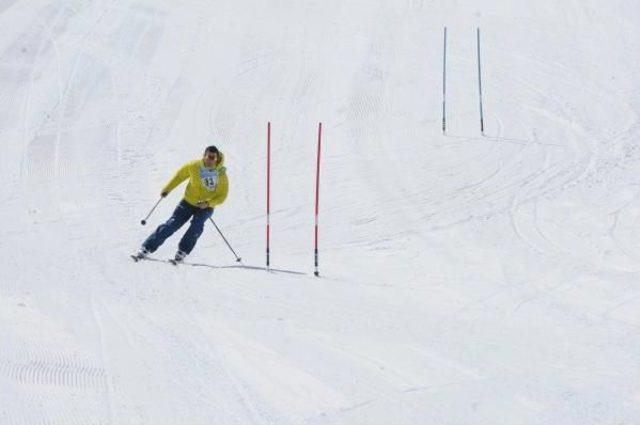 2 Bin 700 Rakımda Kayak Yarışması 3