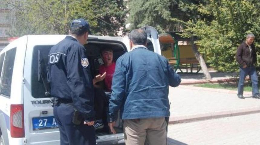 Kavga Eden Suriyeli 2 Kardeş Birbirini Yaraladı