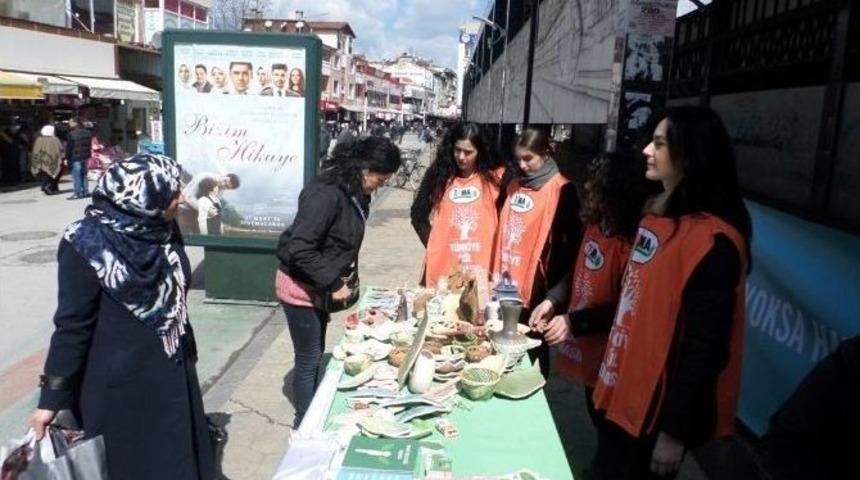 D&uuml;nya Ormancılık Ve Su G&uuml;n&uuml;n&uuml; Birlikte Kutlamak İ&ccedil;in Stant A&ccedil;tılar