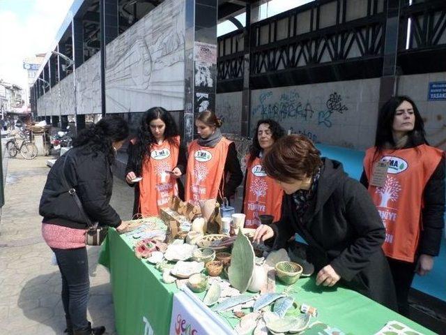 D&uuml;nya Ormancılık Ve Su G&uuml;n&uuml;n&uuml; Birlikte Kutlamak İ&ccedil;in Stant A&ccedil;tılar 2