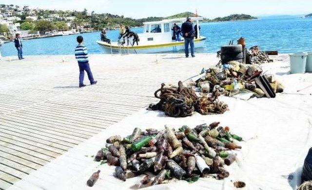 Sosyete Plajından Tonla Çöp Çıktı