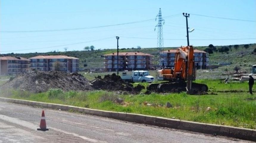 Ayvalık Belediyesi Yol Yapımını Hızlandırdı