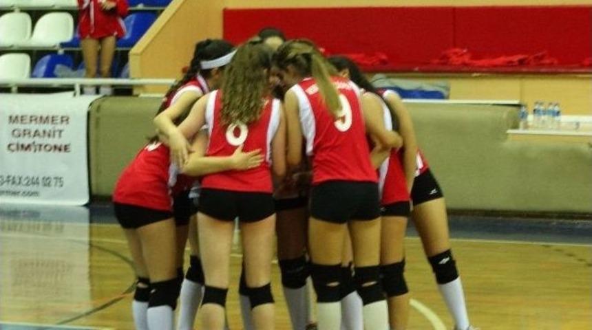 Ayvalıkg&uuml;c&uuml; Belediyespor&rsquo;da Yıldız Kızlar 3. Kez İl Şampiyonu