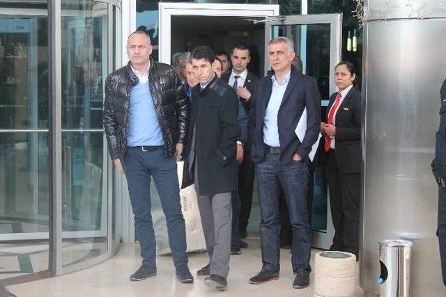 Trabzonspor Kafilesi Torku Arena’ya Geldi 1