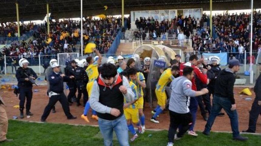 Siirtspor-Kurtalanspor Maçında Olay: 14 Yaralı