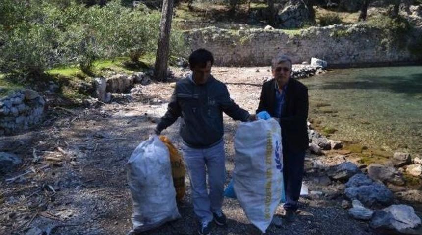 G&ouml;cek Koylarında Plaj Temizliği