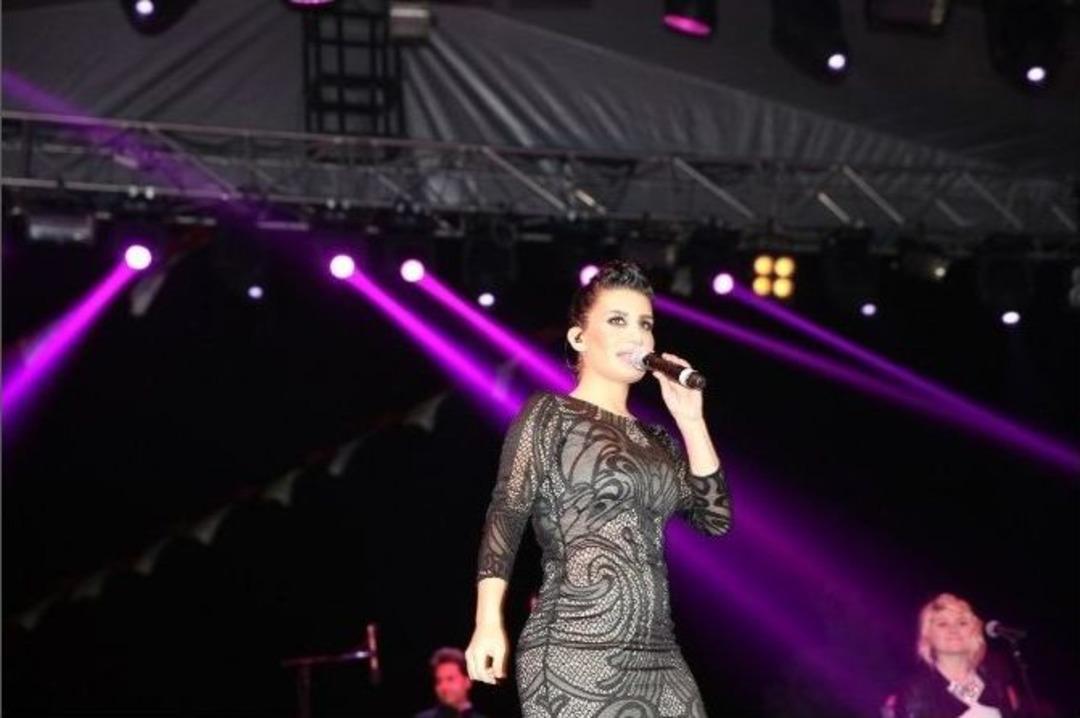 &Uuml;&ccedil; G&uuml;nl&uuml;k Ş&ouml;len İrem Derici İle Zirve Yaptı