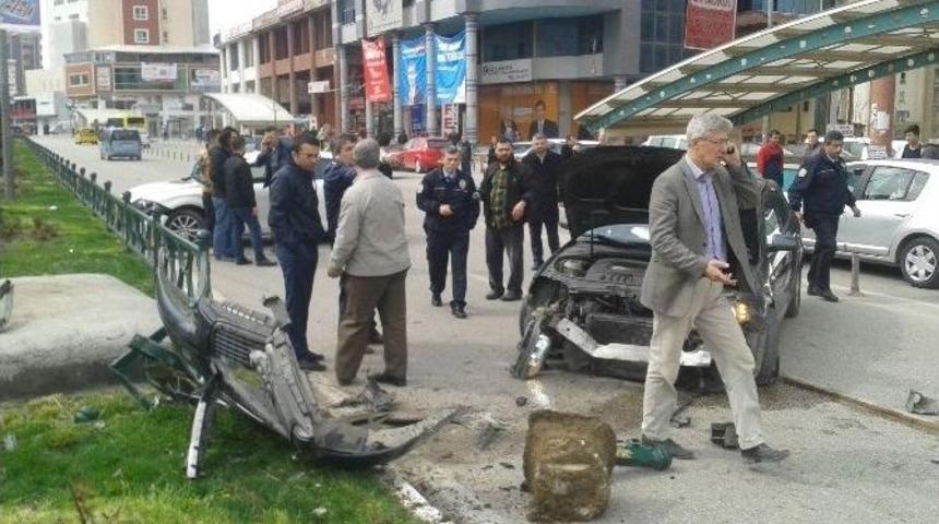 Aşırı Hız Kaza Getirdi