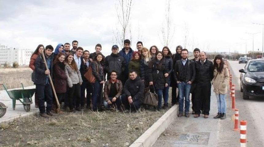 Atat&uuml;rk &Uuml;niversitesi Batı Yerleşkesine Ekolojik Koridor