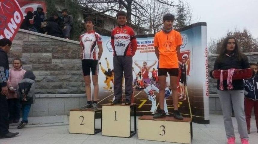 Alanyalı Bisiklet&ccedil;iler 5 Madalya Kazandı