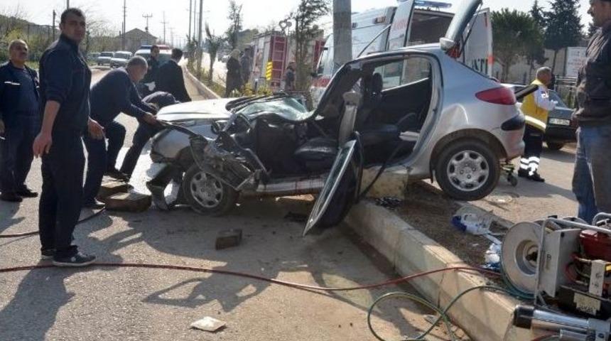 Takla Atan Otomobilin S&uuml;r&uuml;c&uuml;s&uuml; Yaralandı