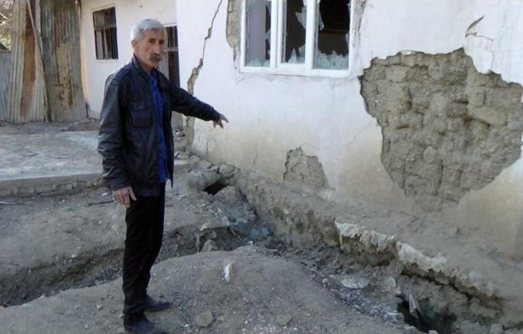 &lsquo;kardeşlik&rsquo; Duvarı Evin &Uuml;st&uuml;ne &Ccedil;&ouml;kt&uuml;