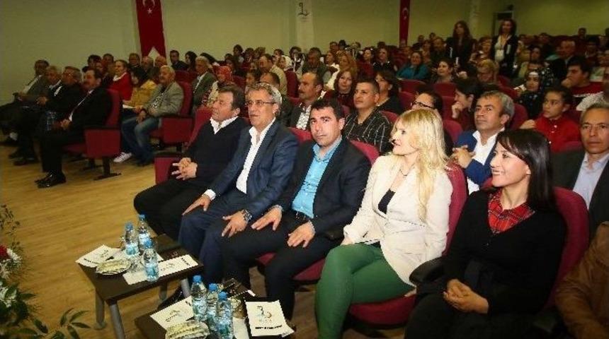 Bayraklı&rsquo;da T&uuml;rk Halk Ve T&uuml;rk Sanat M&uuml;ziği Konseri