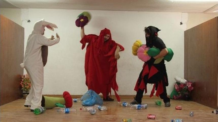 &Ouml;ğrenciler &Ccedil;evre Bilincini Eğlenerek &Ouml;ğreniyor