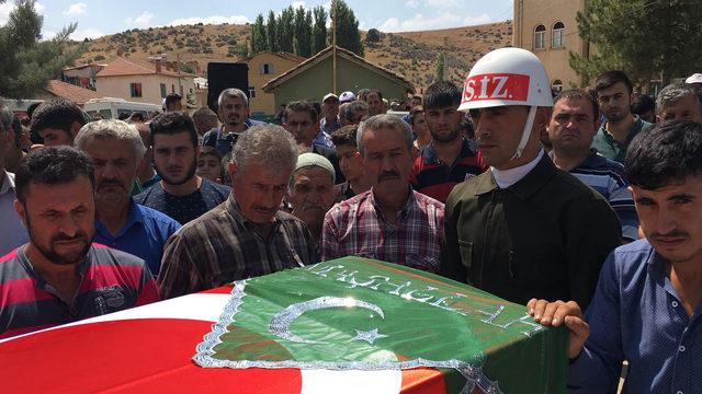 Şehit Piyade Er Osman Karağlı, gözyaşlarıyla uğurlandı