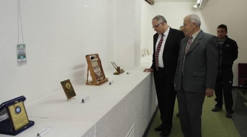 Emekli Başm&uuml;fettiş &Ouml;d&uuml;llerini Sergiledi