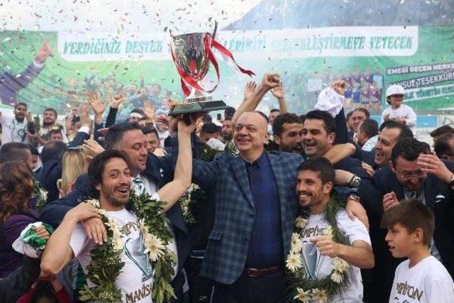 Manisa Büyükşehir Belediyespor'da Kupa Sevinci