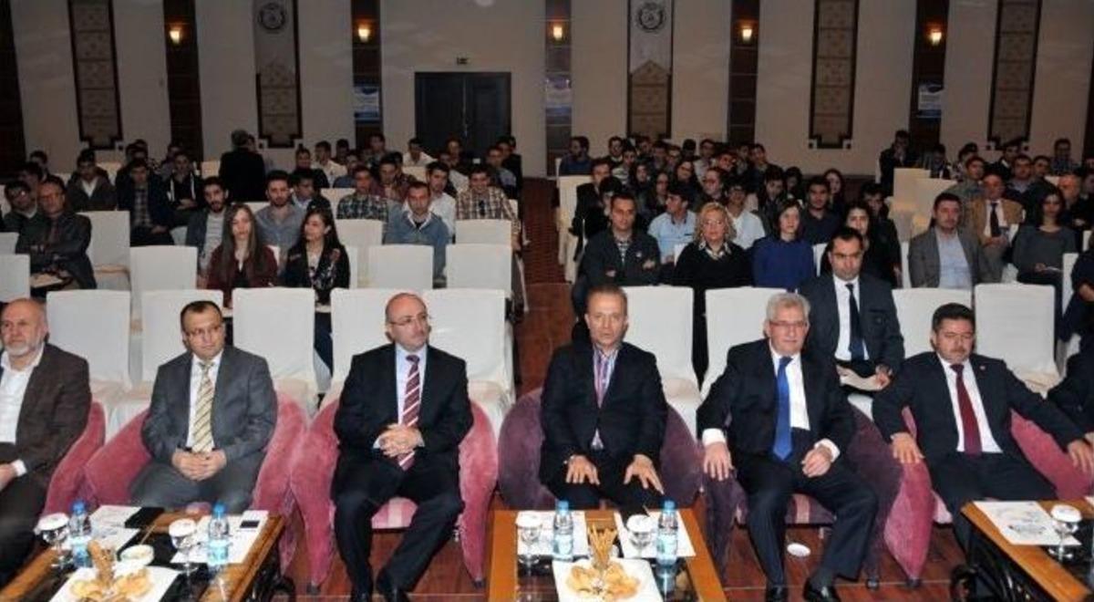 Anayasa Mahkemesi &Uuml;yeleri Afyonkarahisar&rsquo;da Seminer Verdi