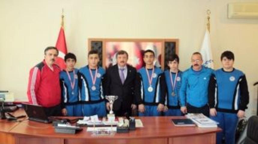 Yalovalı G&uuml;reş&ccedil;iler, Kaplan&rsquo;ı Ziyaret Etti