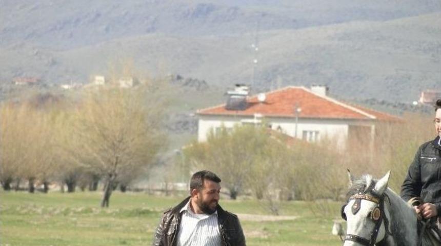 Sultan Sazlığı&rsquo;nda Atlı Safari Keyfi