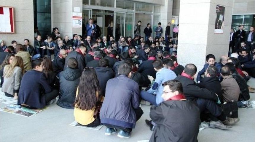 Avukatlardan İş Bırakma Eylemi