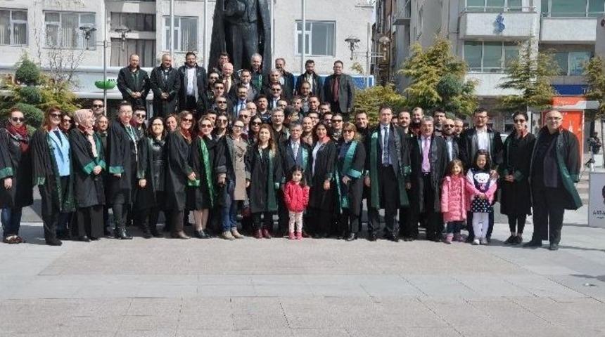 Başkan Bozkurt Avukatlar G&uuml;n&uuml;n&uuml; Kutladı