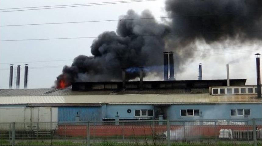 Tekirdağ&rsquo;da Tekstil Fabrikası Alev Alev Yandı