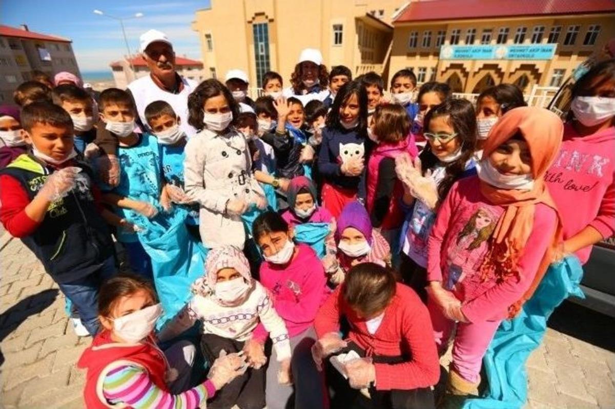 Edremit&rsquo;te Temizlik Kampanyası