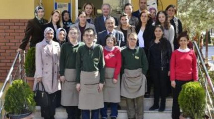 Başkan Ata&ccedil; &Ccedil;ukurhisarlı Kadınları Ağırladı