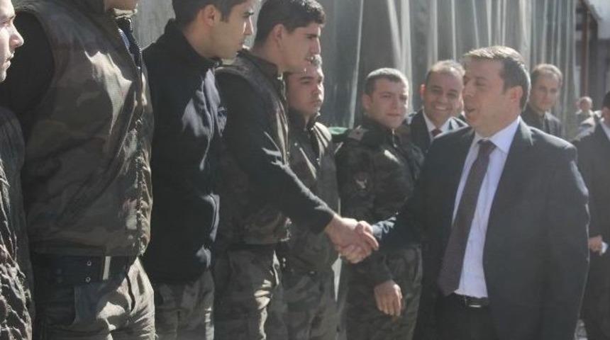 Hakkari Emniyeti Kurban Kesti