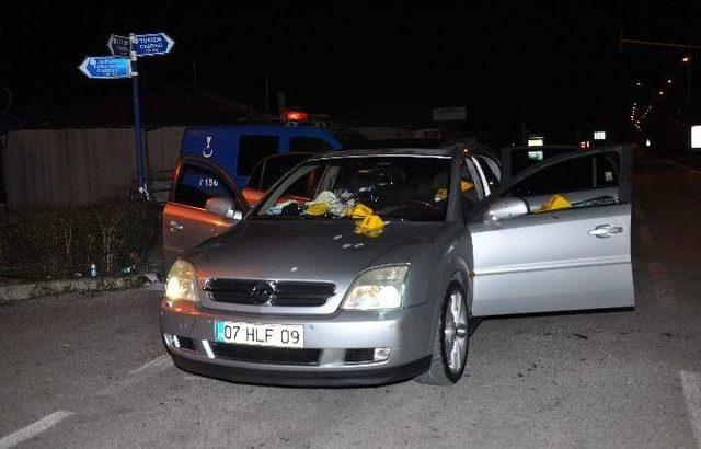 Manavgat’ta Otomobile Tüfekli Saldırı: 1 Yaralı